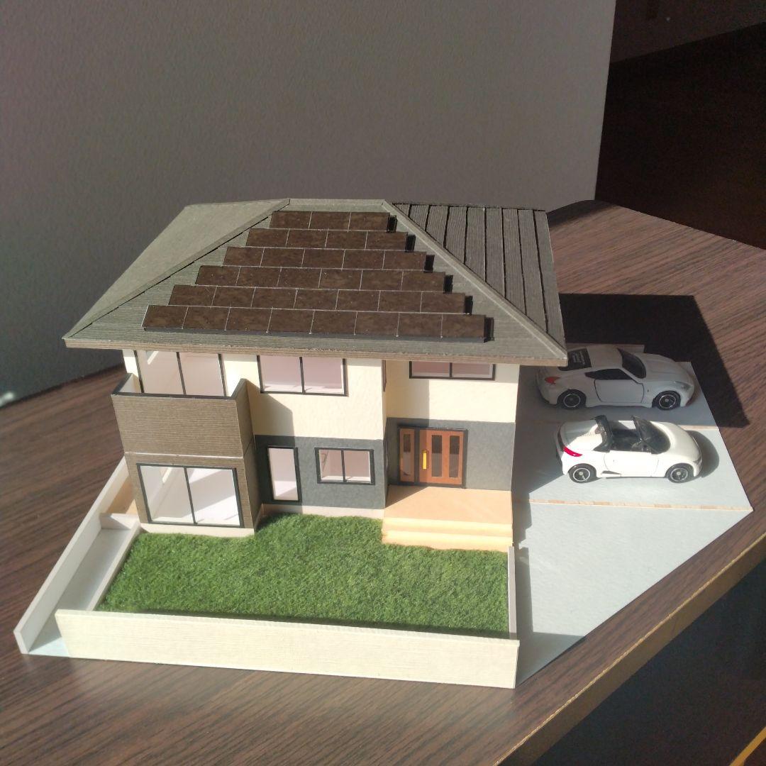 100分の1，2階建て内外模型No.98『陽だまりで，お正月』