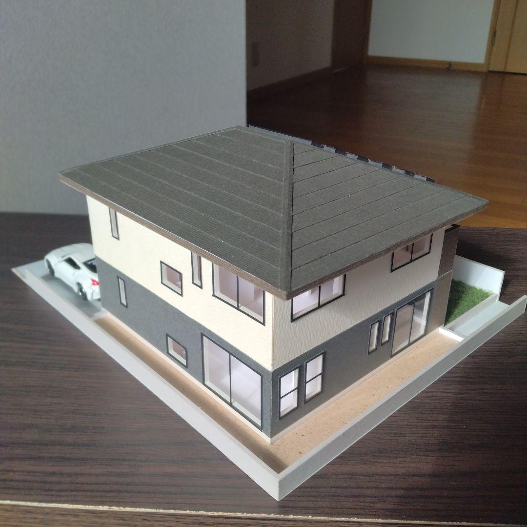 100分の1，2階建て内外模型No.98『陽だまりで，お正月』