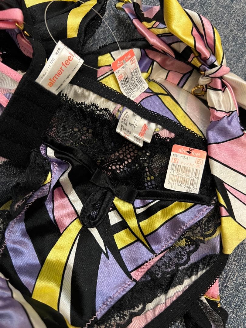 エメフィール ブラショーツセット プッチ柄 サテン ピンク - メルカリ