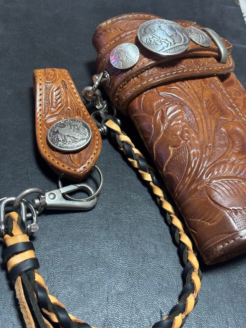 ALZUNI カービングレザー バイカーズウォレットの通販はau PAY