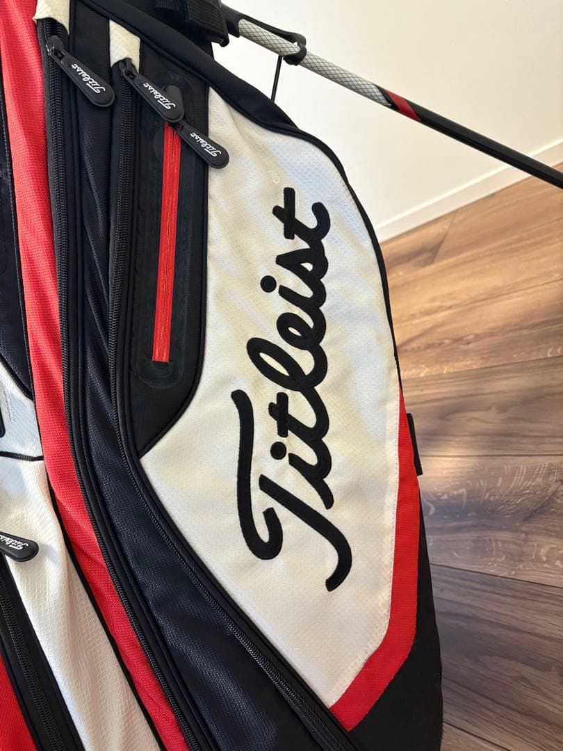 Titleist スタンドバッグ 黒/赤/白 軽量スタンドキャディバック - メルカリ