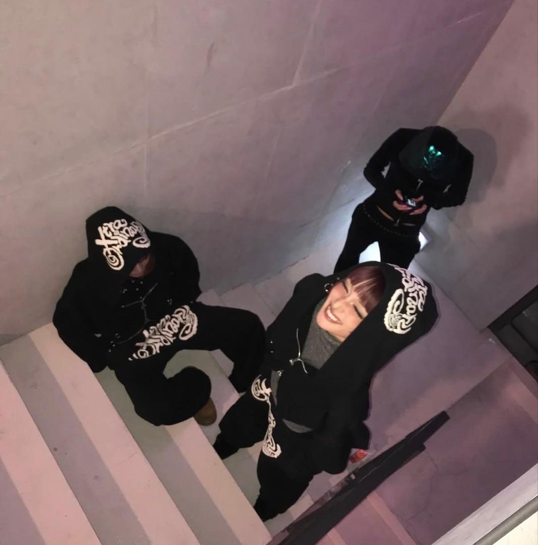 Xtra Ordinary クロップドジップパーカー Mサイズ ブラック