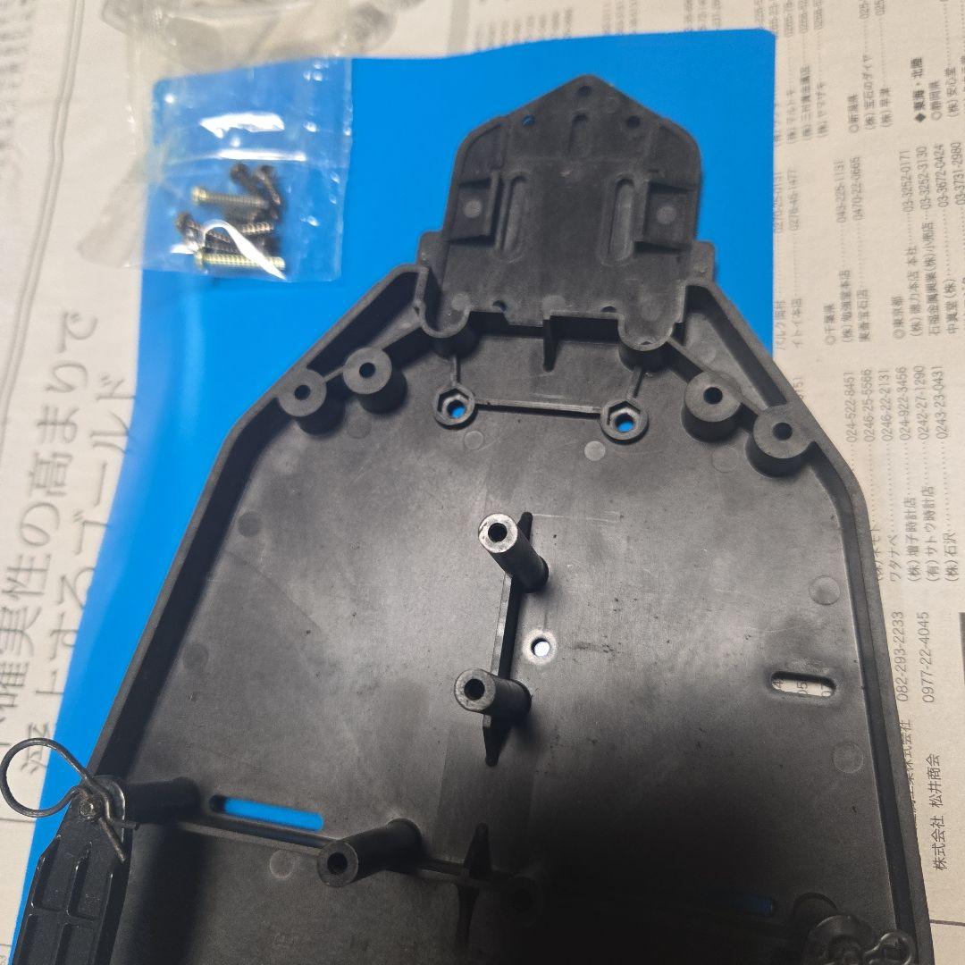 ジャンク長期保管品　タミヤ製　TA04用？ハード？シャーシ　使用済