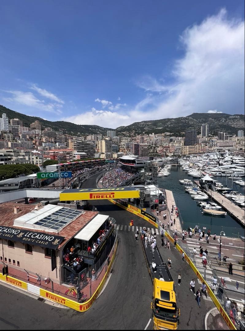 証拠ありフェラーリ ルイスハミルトン サイン色紙 - メルカリ