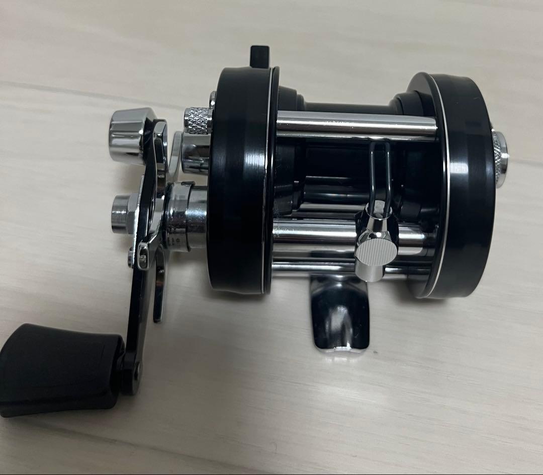 希少品 ABU アンバサダー 2500c 限定復刻版 ビッグクレスト - メルカリ