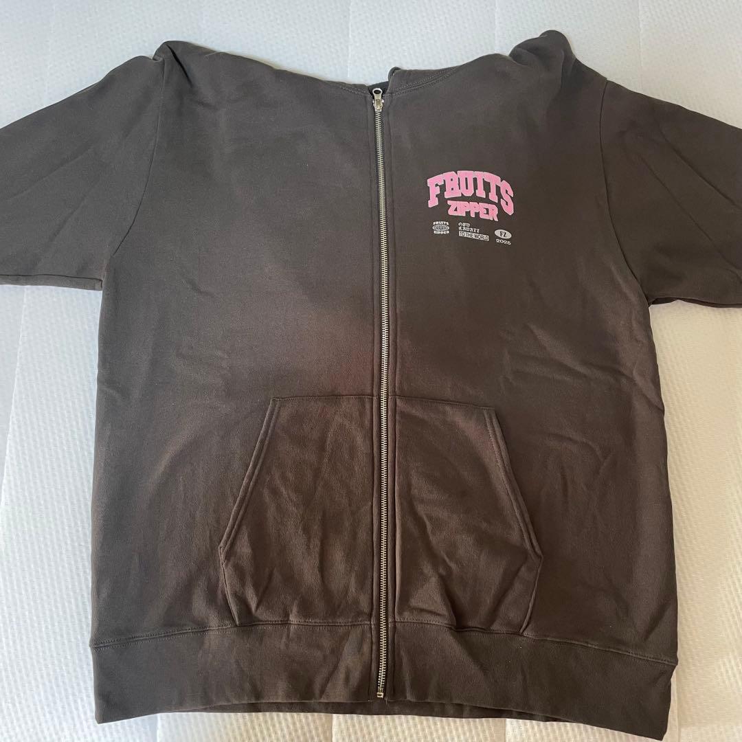 フルーツジッパー FRUITS ZIPPER 推しアピ パーカー 松本かれん - メルカリ