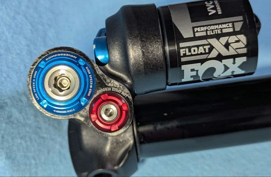 FOX FLOAT X2 2pos-adjust 205×65 リアサス - メルカリ