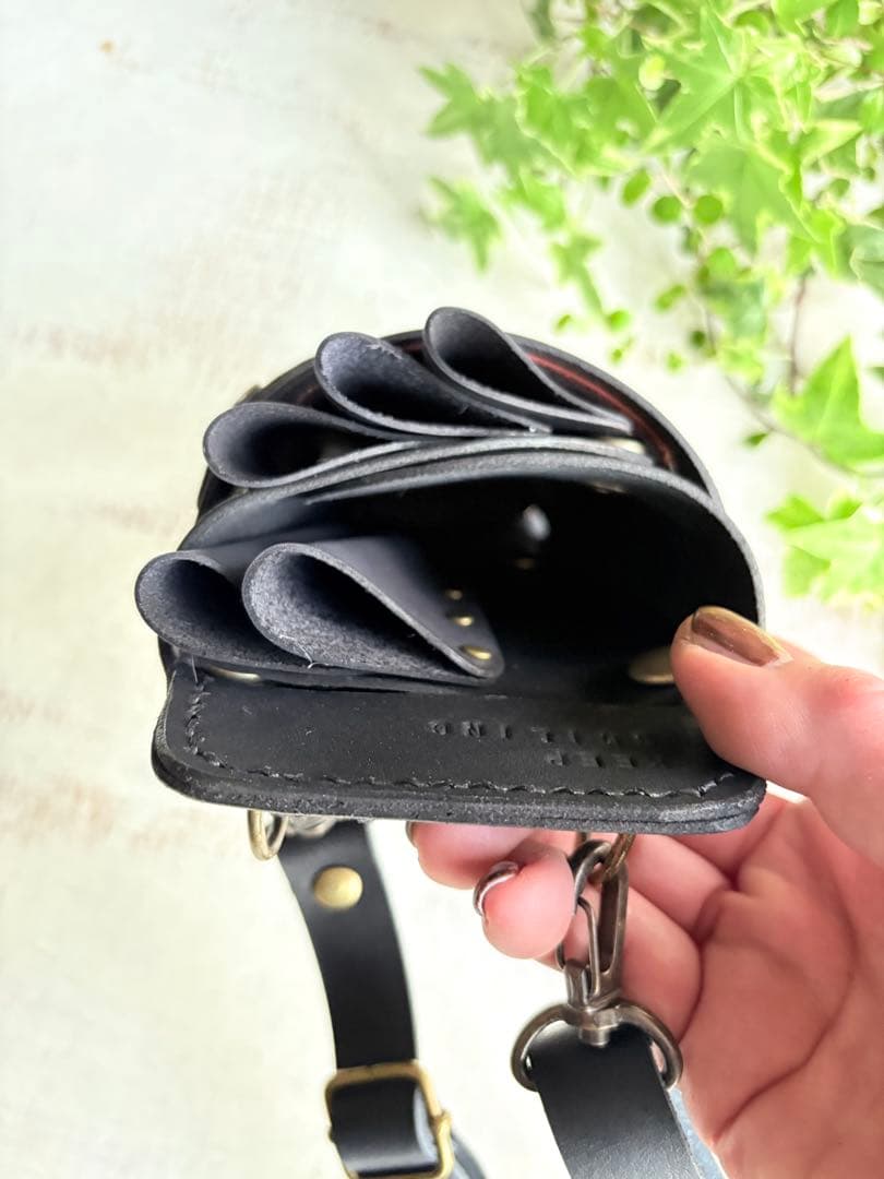 ヌメ革ブラック、ハラコカウのシザーケース - メルカリ