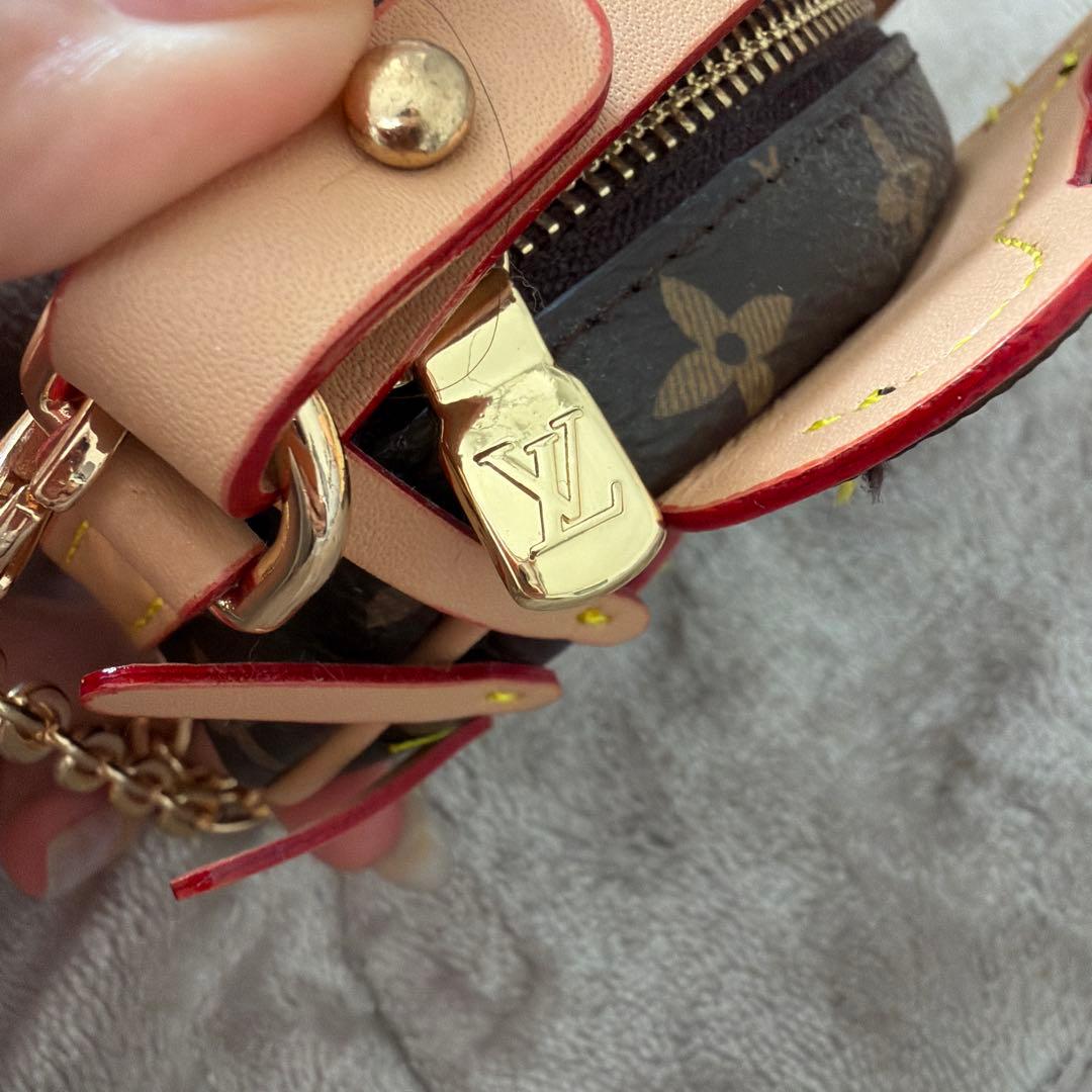 希少！ノベルティーLOUIS VUITTON ハローキティ ポーチ