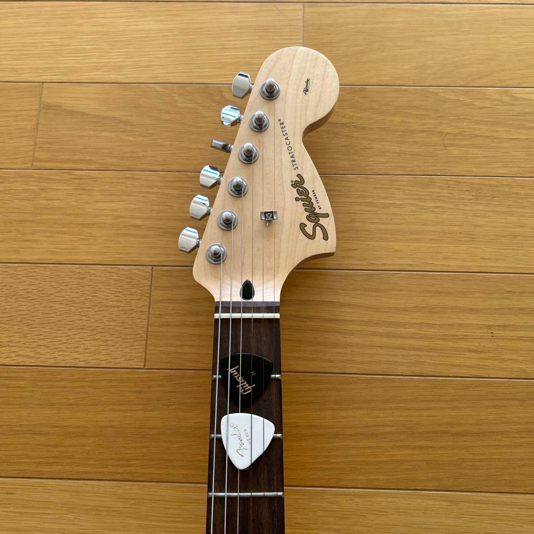 Squier Stratocaster ホワイト エレキギター