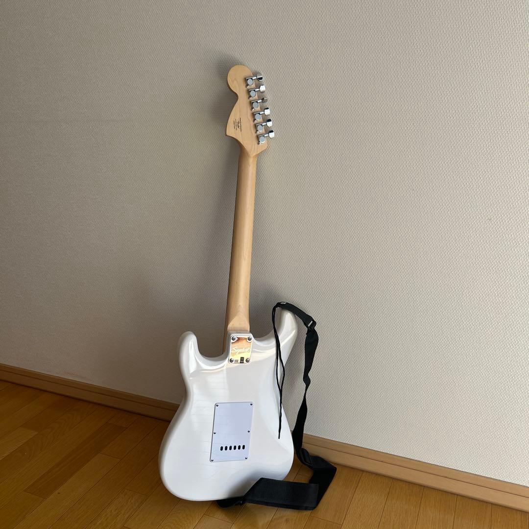 Squier Stratocaster ホワイト エレキギター