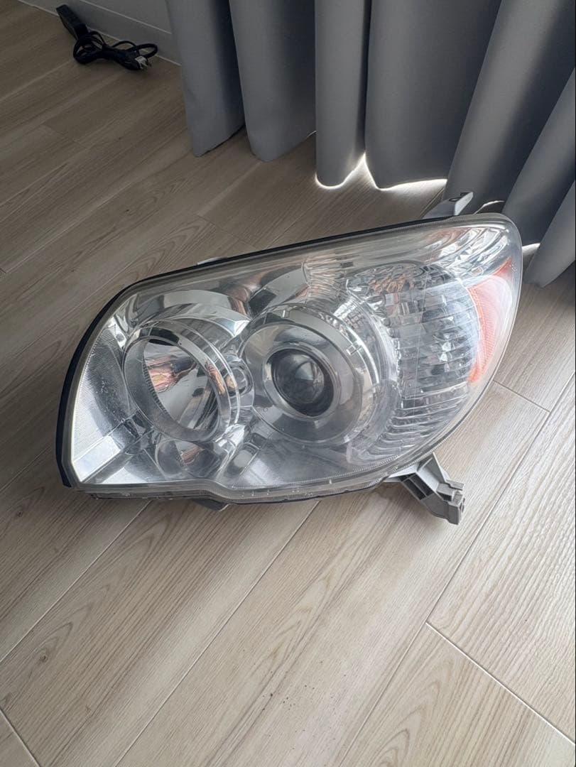 ハイラックスサーフ 215 後期 純正ヘッドライト 2個セット 左右セット