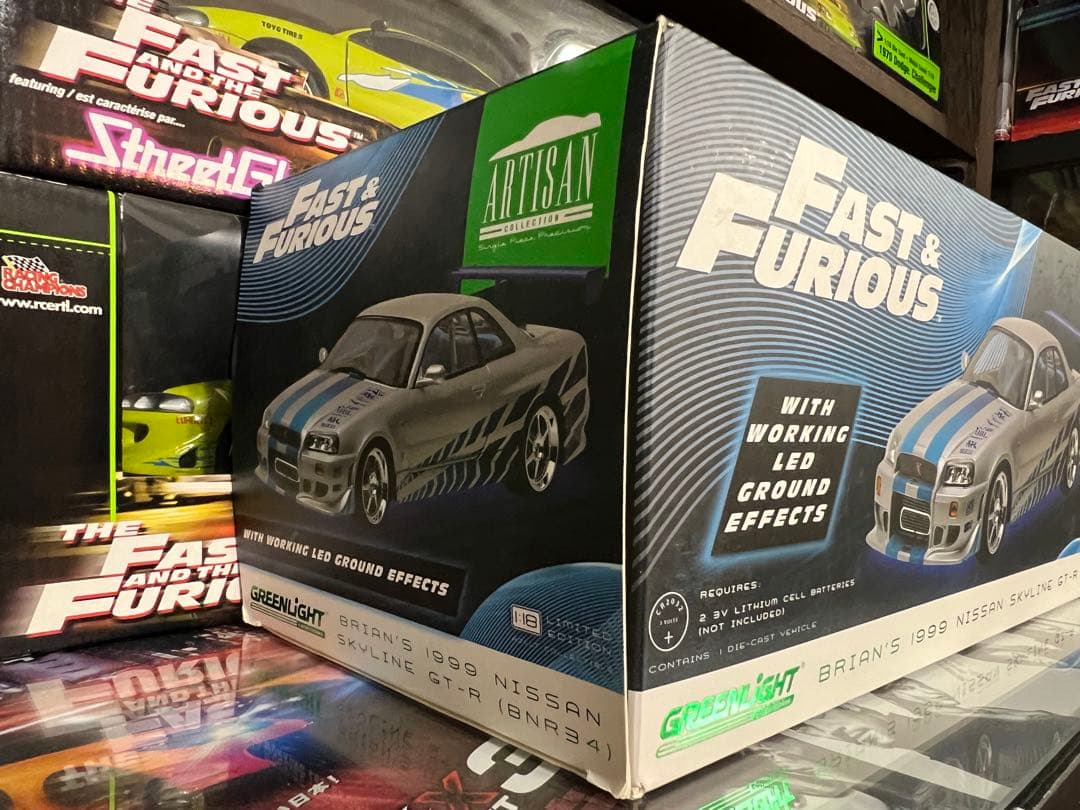 【希少】GREENLIGHT LED GT-R 1:18