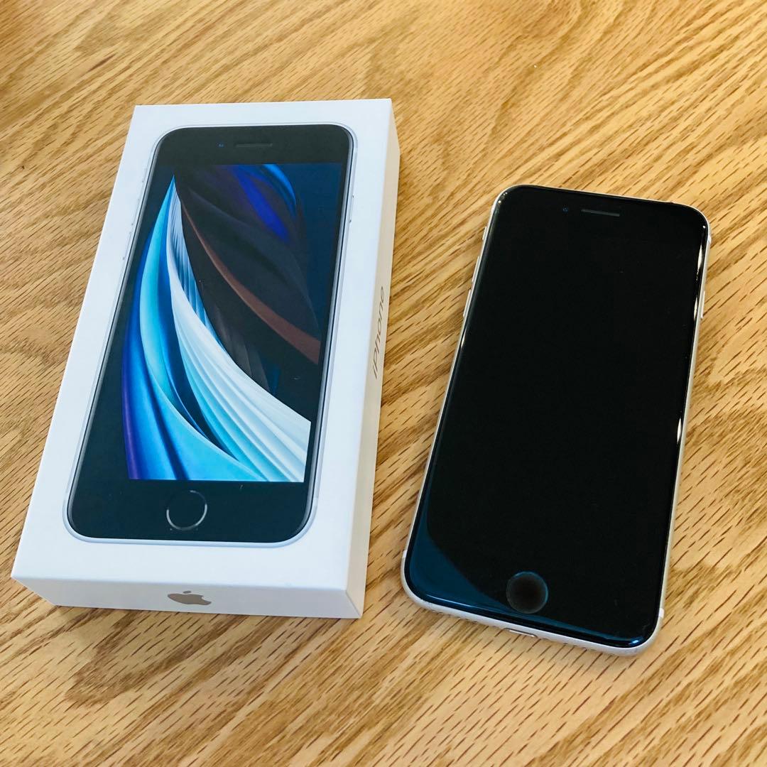iPhone SE 第2世代 64GB ホワイト SE2 ジャンク カメラ不良の通販はau