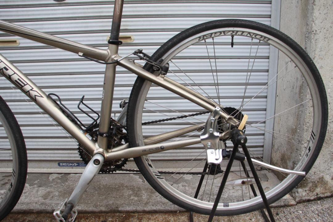 引き取り限定♪人気のTREK♪7.5FX♪カーボンフォーク♪軽量モデル♪