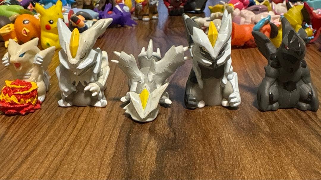 ポケモンフィギュア5体セット レシラム ゼクロム キュレム - メルカリ