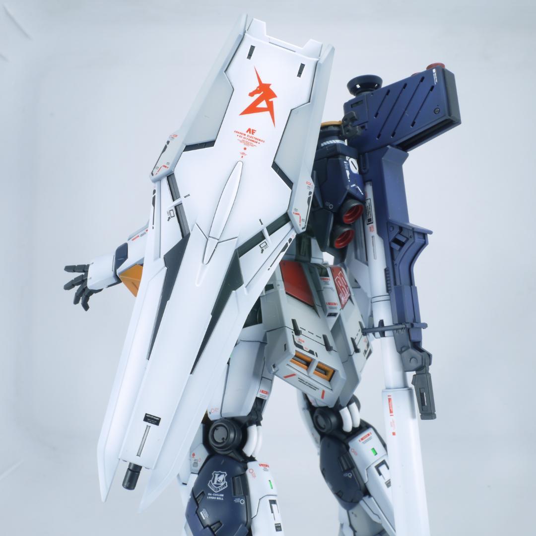 ガンプラ　RG νガンダム　全塗装　完成品
