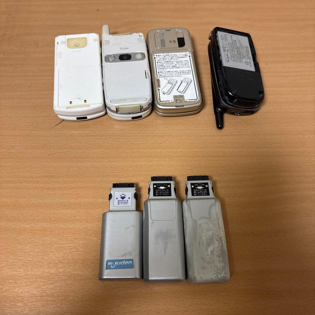 ジャンク品】ガラケー 4台セット まとめ売り（部品取り・コレクション