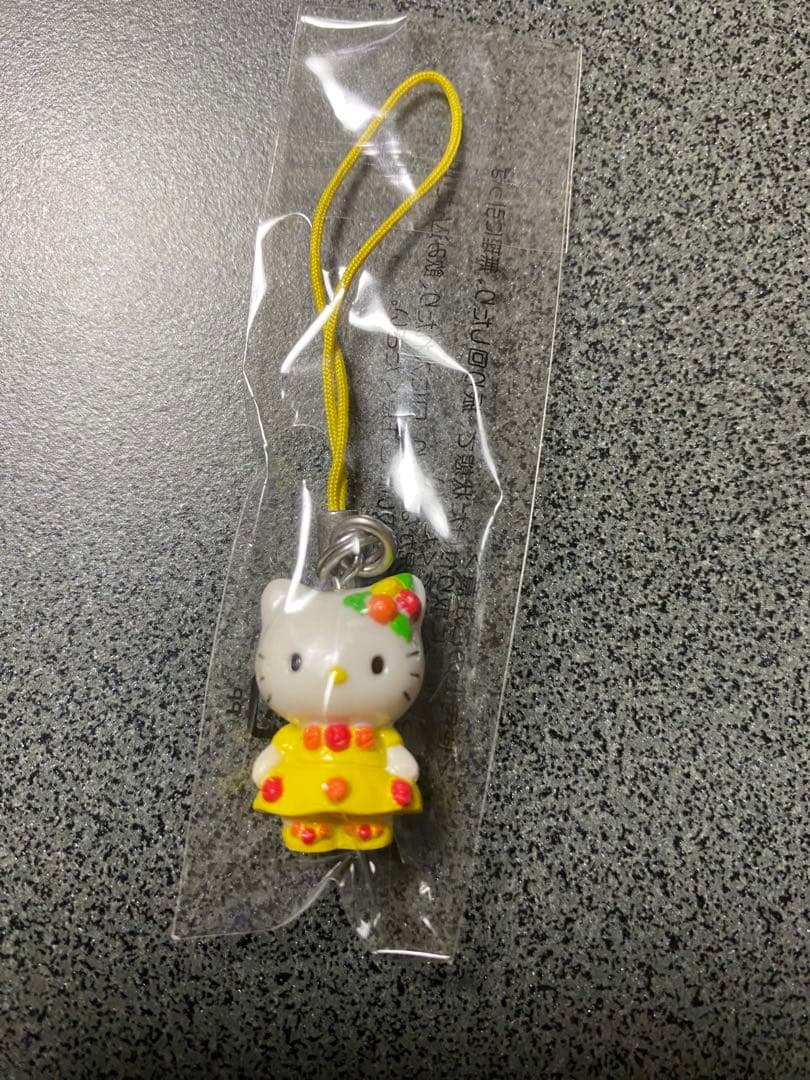 激レア 未使用 ハローキティ 2009年ナースキティなど5種ストラップ