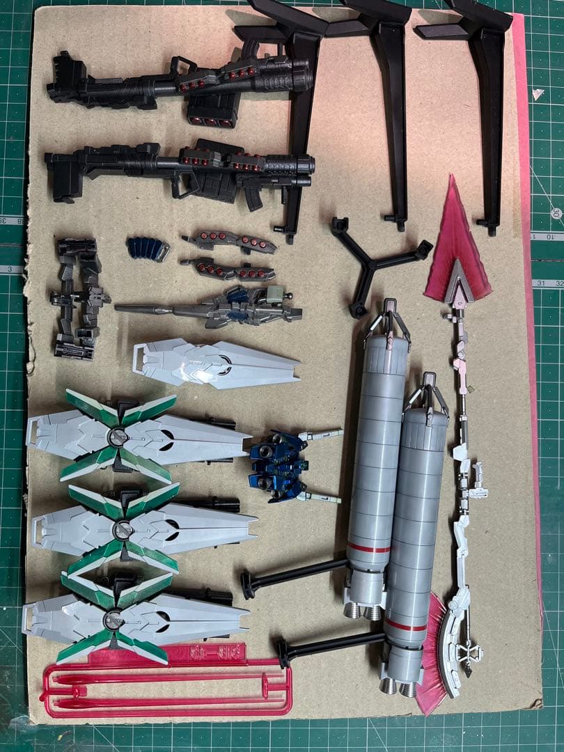 HGUCフルアーマーユニコーンガンダム（デストロイモード）完成品　年末年始セール