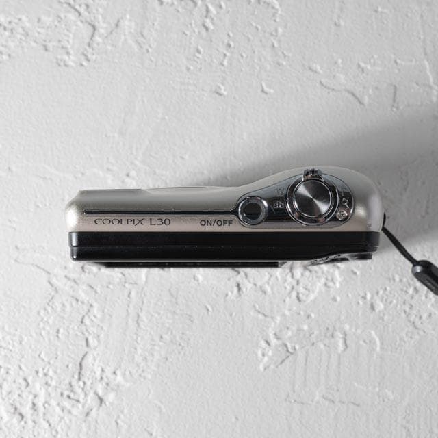 単三電池で動く！】Nikon COOLPIX L30 シルバー 動作確認済