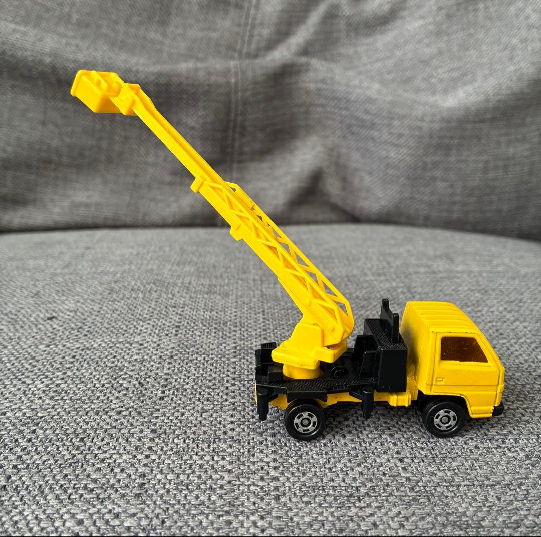 トミカ いすゞ エルフ スカイマスター 日本製 - メルカリ