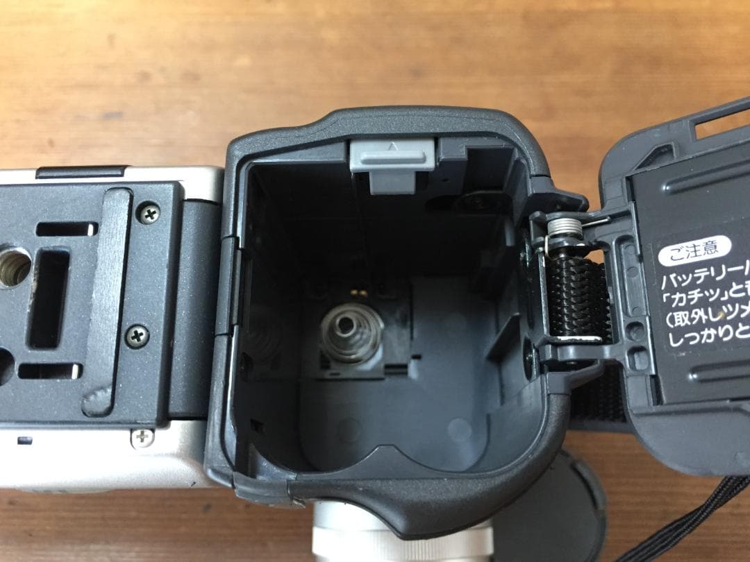 撮影再生ダビングOK　SHARP　VL-DC5　付属品あり　液晶大画面・綺麗