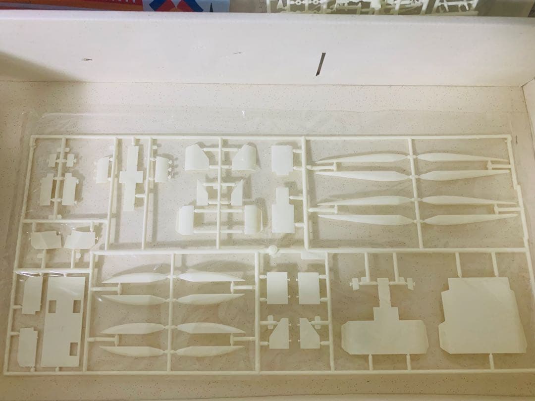 童友社1／100ユナイテッド航空B747プラモデルキット