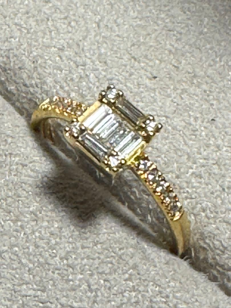 ベルシオラ　バゲットカットダイヤモンドリング　９号 バゲットカットダイヤが敷き詰められた、ダイヤモンドのリングとなっ