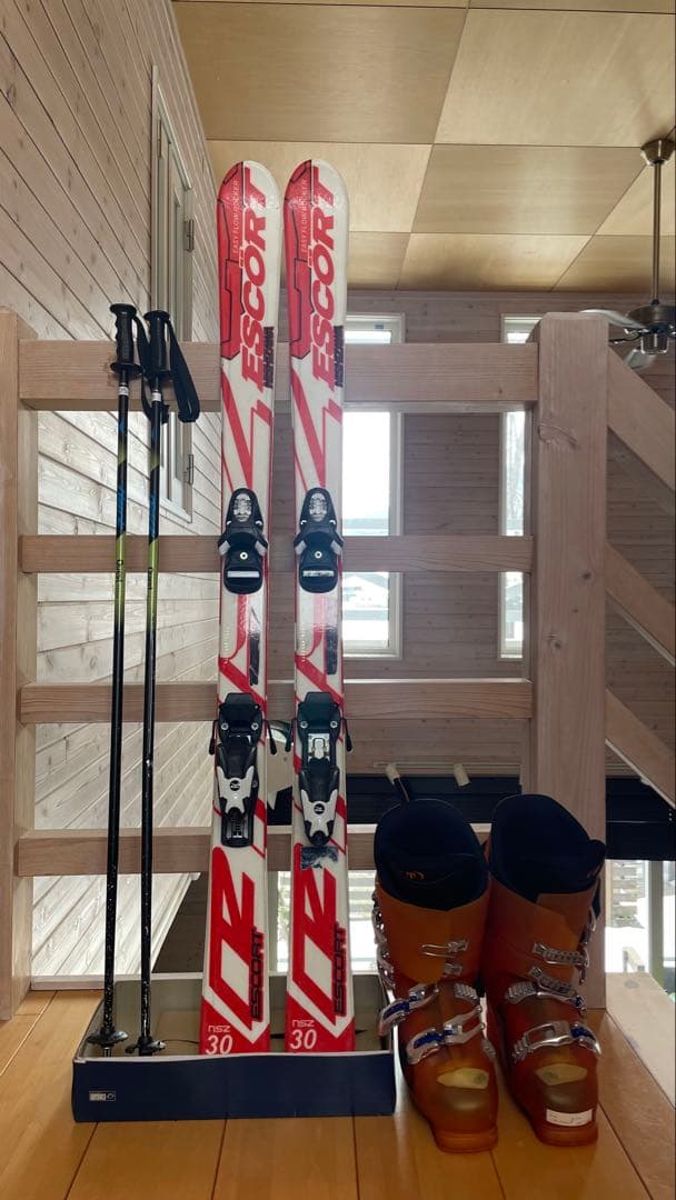 子供カービングスキー板エスコート大人130cmセットビンディングジュニアキッズ スワロー スキー 板 ジュニア キッズ ビンディング付き 型落ち SWALLOW