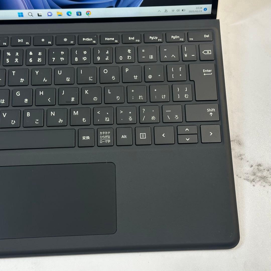 【準新品】　Surface Pro8 i5/8/128 Office
