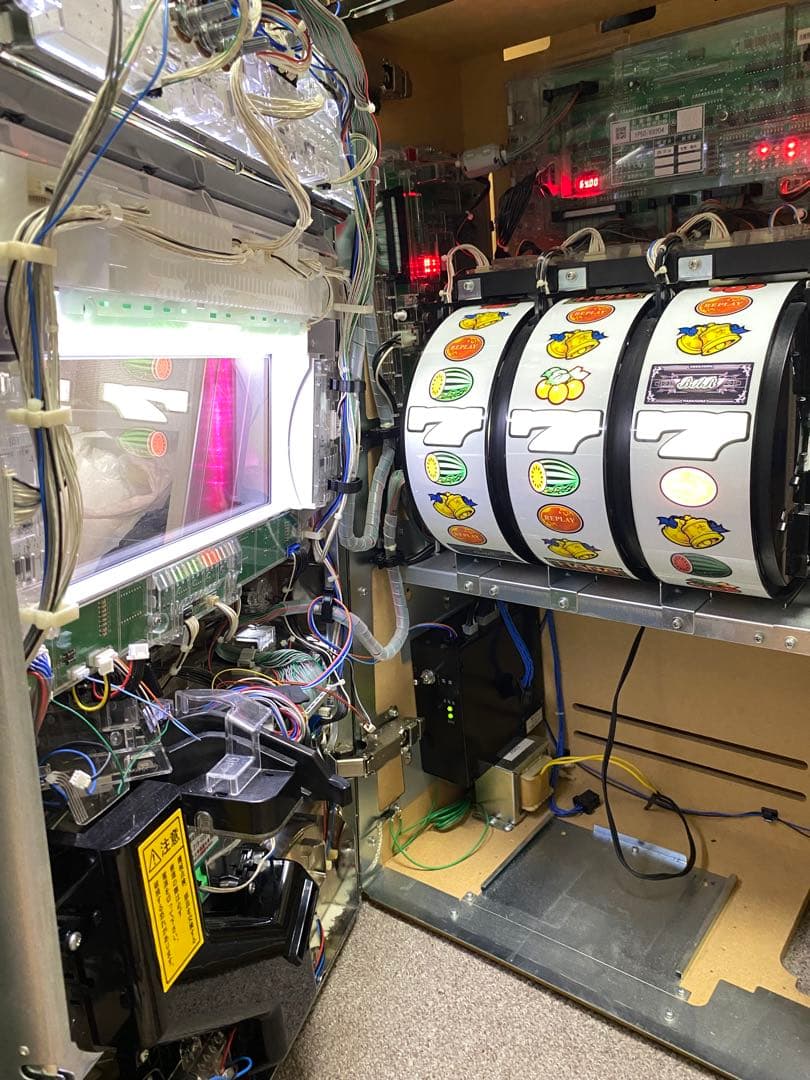 スロット実機　グレートキングハナハナ