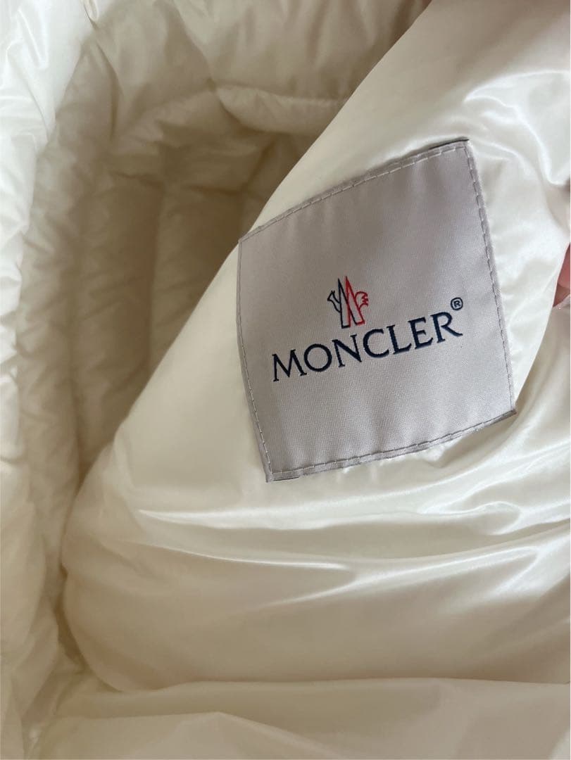 いちご様専用ページ モンクレール22SS⭐︎ツイードダウン - メルカリ