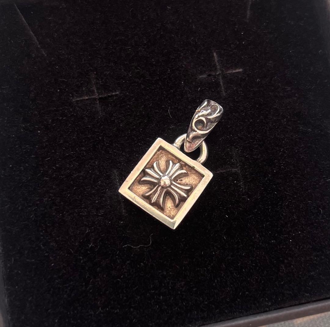 クロムハーツ　ペンダントトップ　フレームド　ネックレストップ クロムハーツフレームドCHプラスチャームwithダイヤモンド|クロム