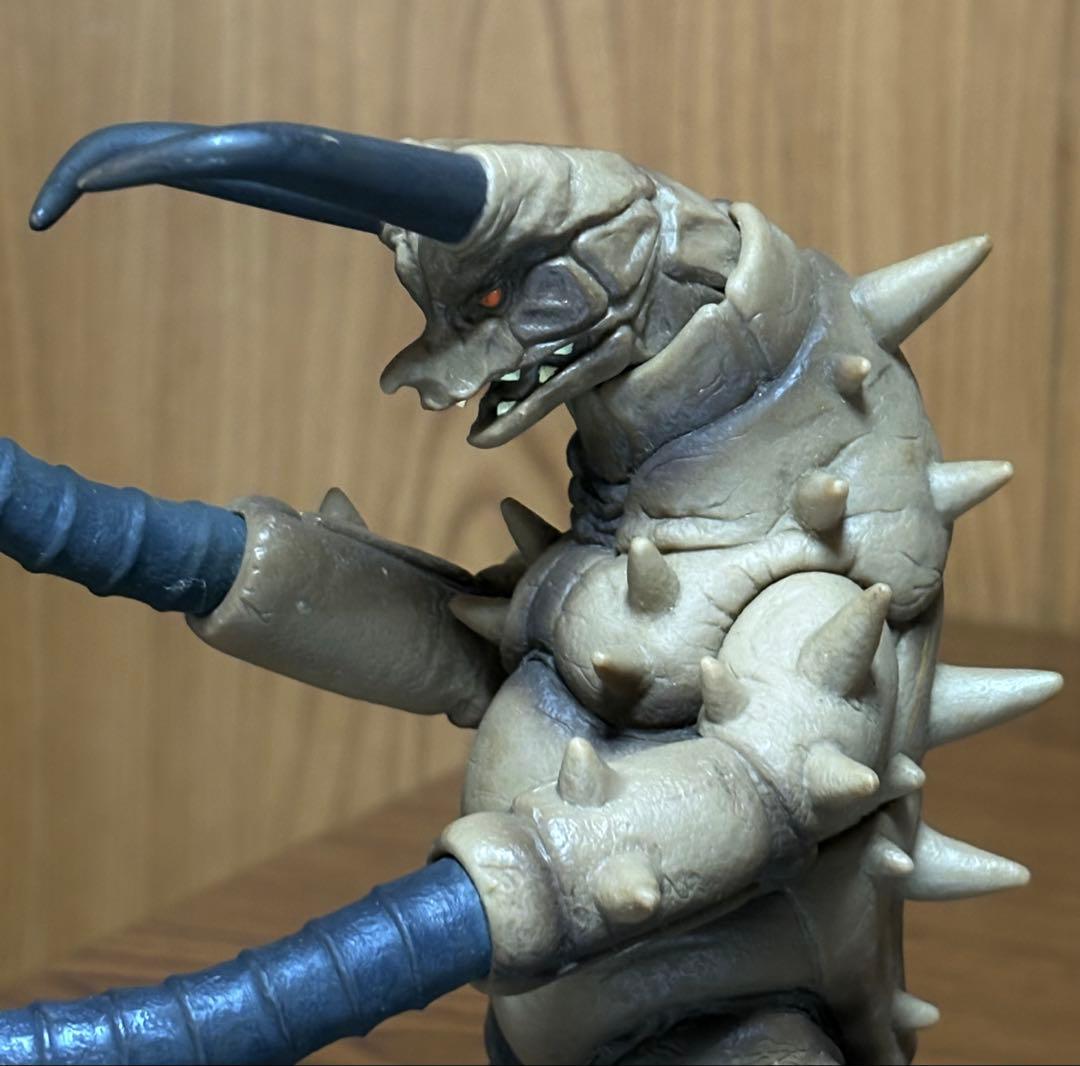ソフビフィギュア バンダイ ウルトラ怪獣シリーズ12 地底怪獣 グドン