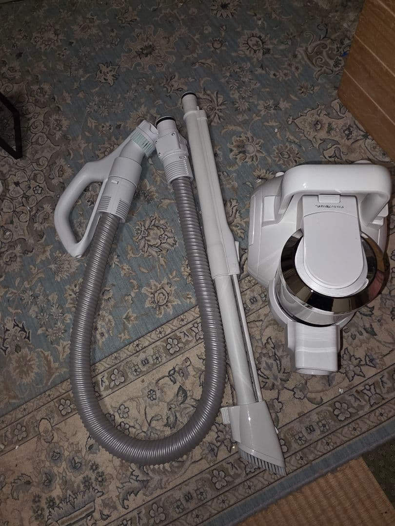 東芝クリーナー VC-S610X (w)2024製本体とホース TOSHIBA（東芝） 掃除機 サイクロンクリーナー VC-S610X(W) 白