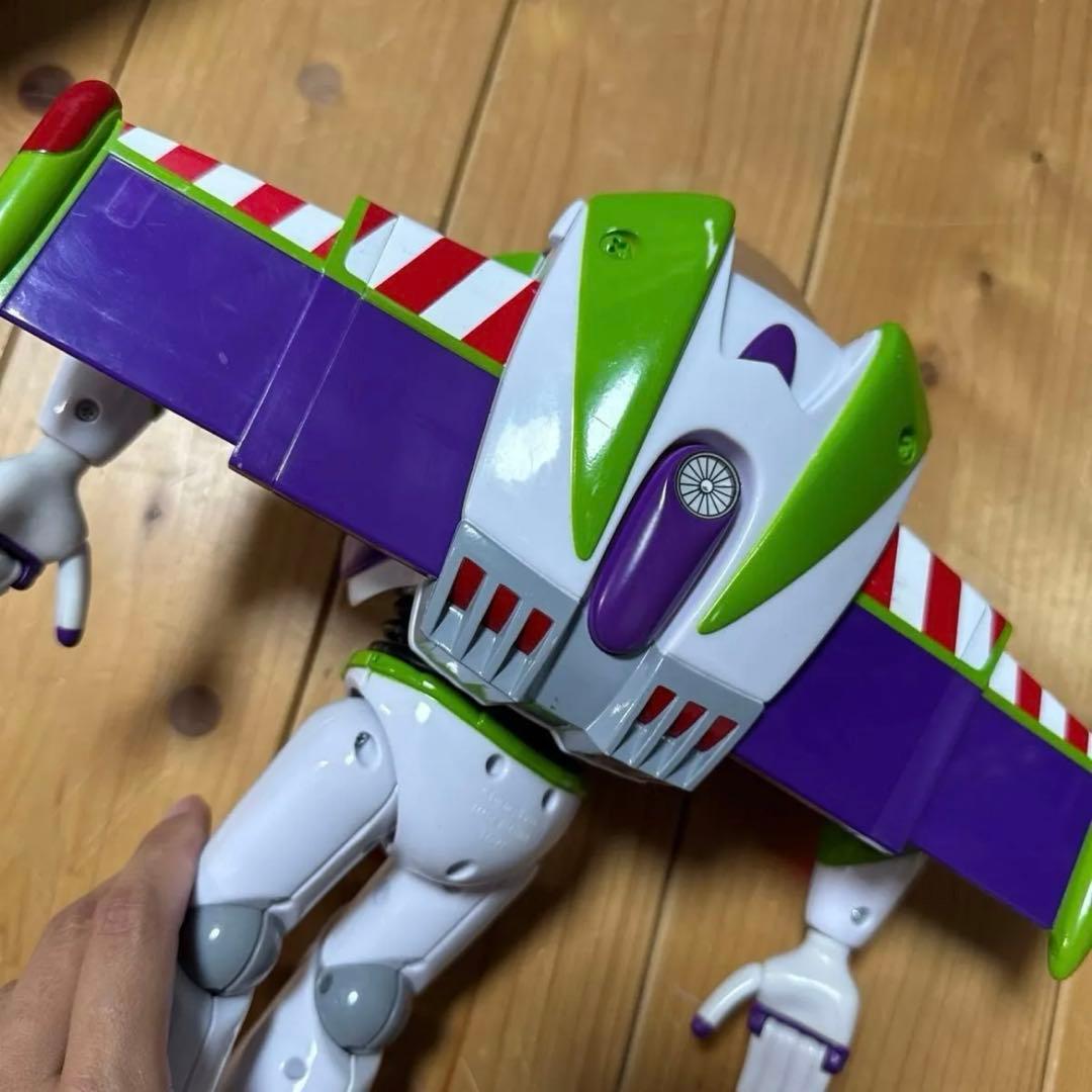 トーキングフィギュア　バズ・ライトイヤー