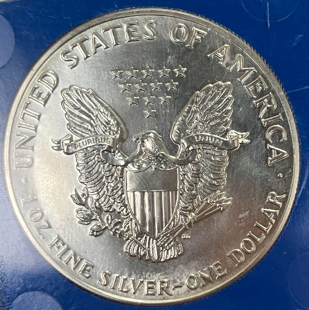 1988年 アメリカ シルバーイーグル銀貨 1オンス リバティコイン - メルカリ