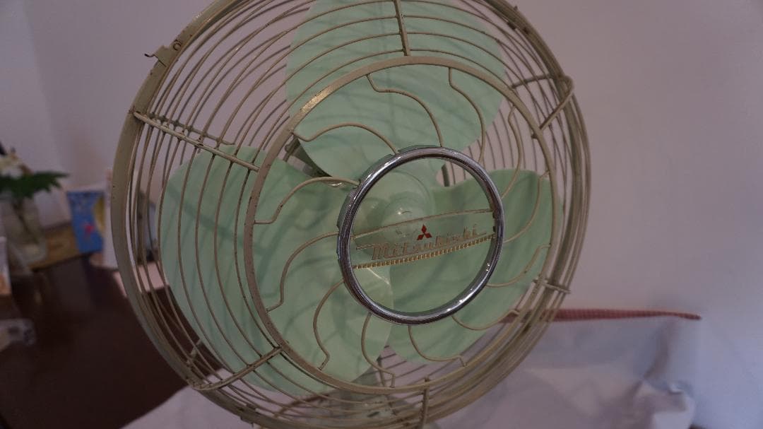 三菱電機 レトロ扇風機 薄セージ色 お値下げします - メルカリ