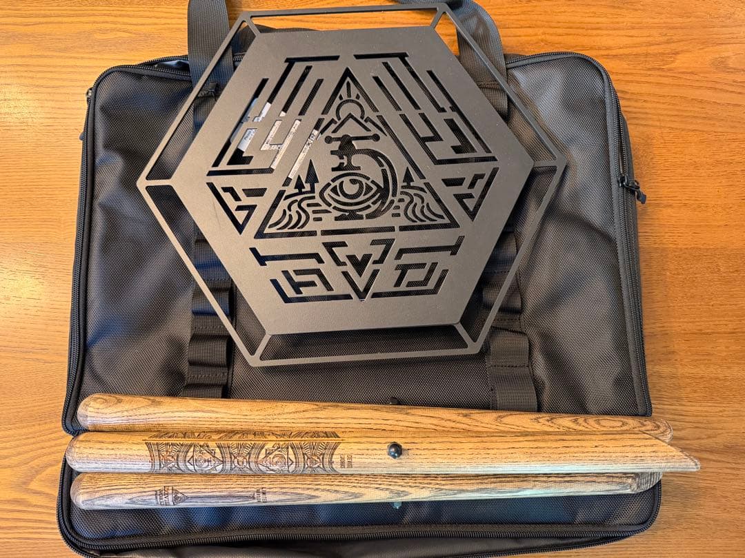 R*Y様 デバイスワークス 焚き火サイドスタンド ソマビト ケース付き 焚き火サイドスタンド LOW 六角天板タイプ | DEVISE WORKS | キャンプ用品