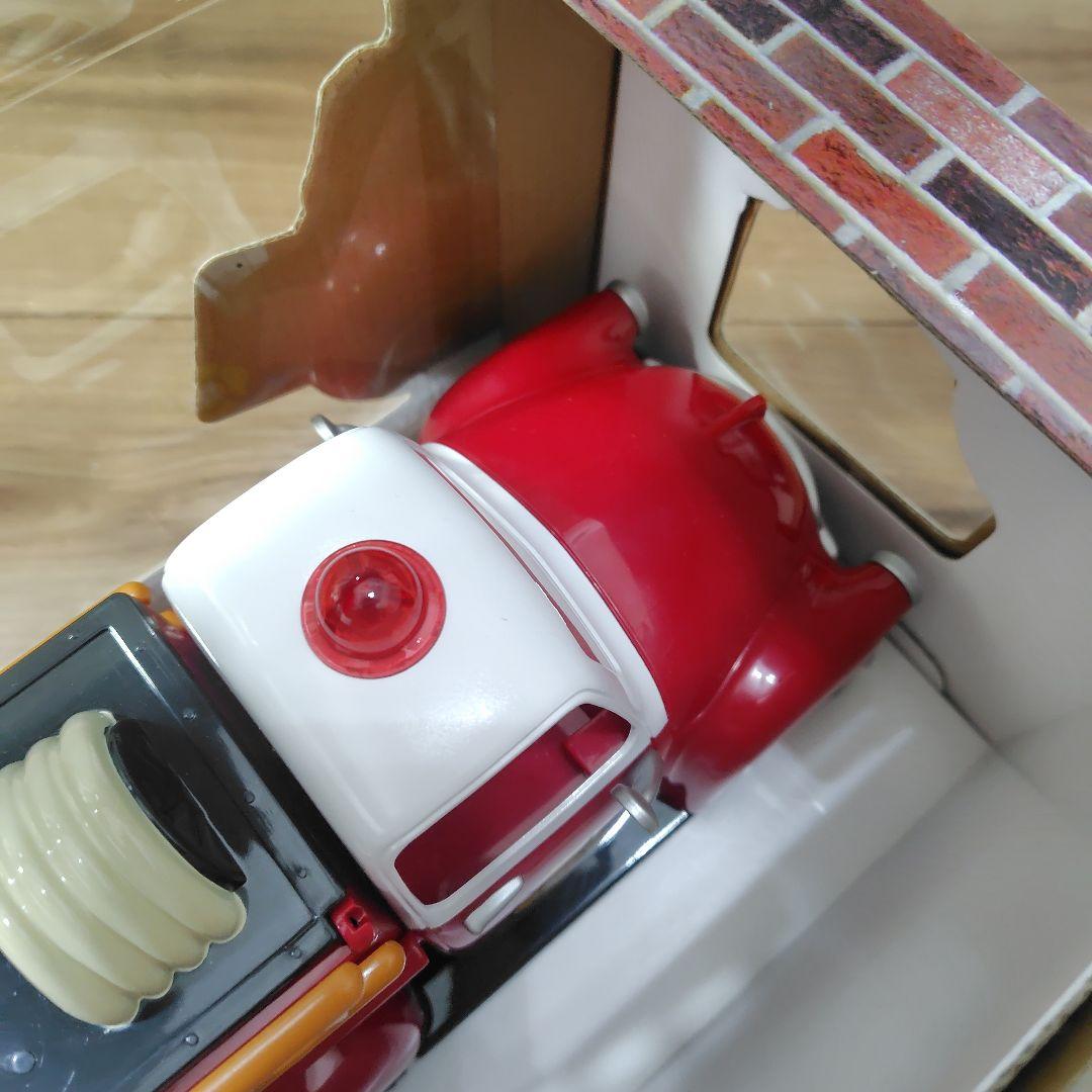 限定品 m&m's 消防車フィギュア ファイヤーマントラック　エムアンドエム