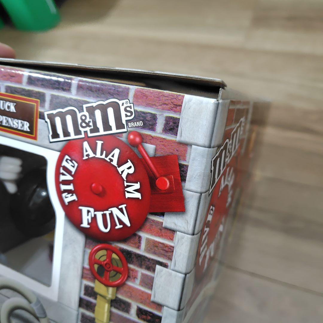 限定品 m&m's 消防車フィギュア ファイヤーマントラック　エムアンドエム
