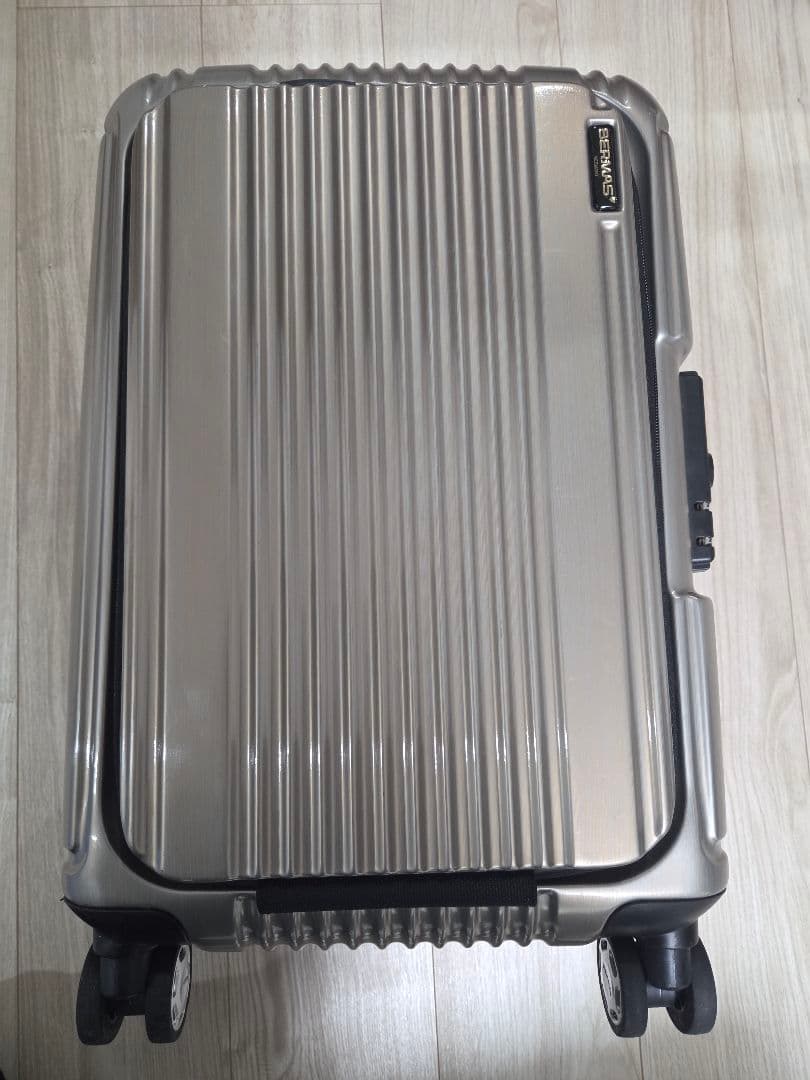 BERMAS 34lハードキャリー　フロントオープン 旅を快適にするフロントオープンスーツケースの魅力｜BERMAS