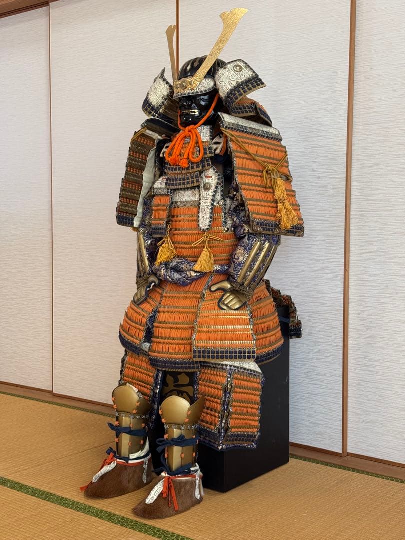 等身大　本小札大鎧緋糸　胴丸　甲冑　五月人形 五月人形 久月 鎧平飾り 鎧飾り 高床飾り 金小札 正絹緋縅 15号 長鍬形