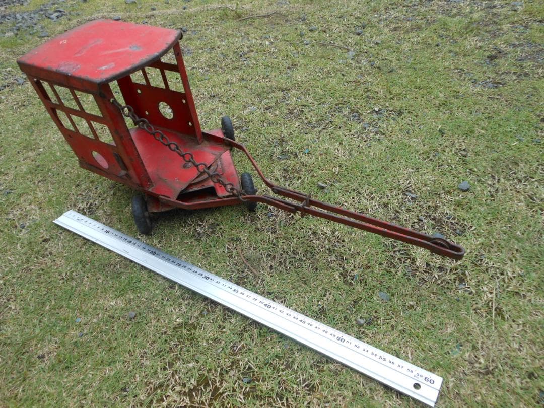 赤い トライアングクレーン　移動式クレーン　モバイルクレーン