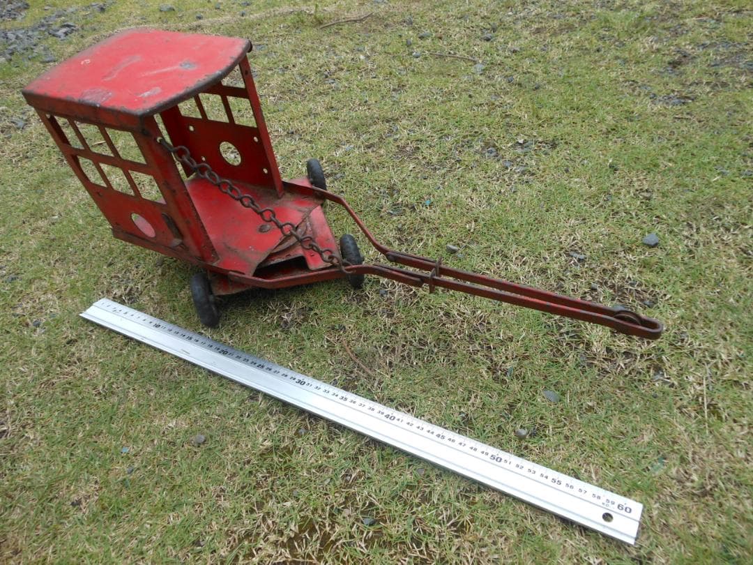 赤い トライアングクレーン　移動式クレーン　モバイルクレーン