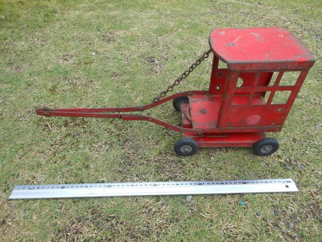 赤い トライアングクレーン　移動式クレーン　モバイルクレーン