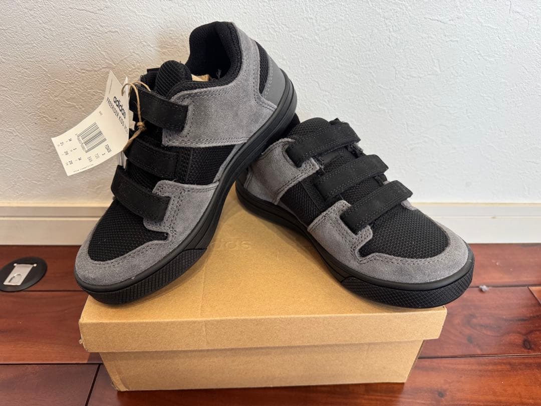 新品未使用 FIVE TEN Freerider Kids US2 1/2 Amazon.com | Adidas Unisex Kid Five Ten Freerider Hook-and-Loop