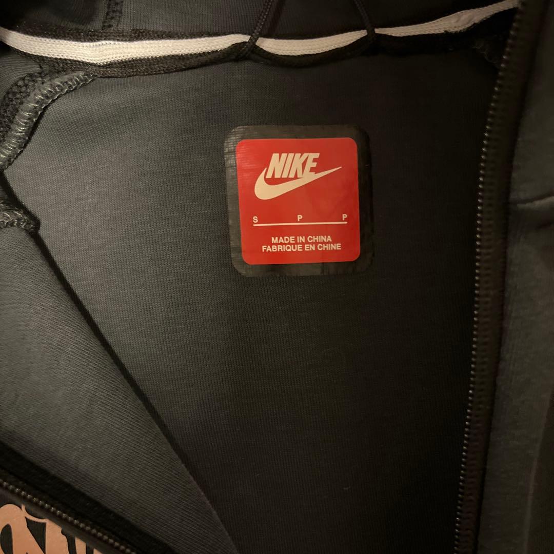 Nike フルジップパーカー ブラック シナワールド テックフリースS
