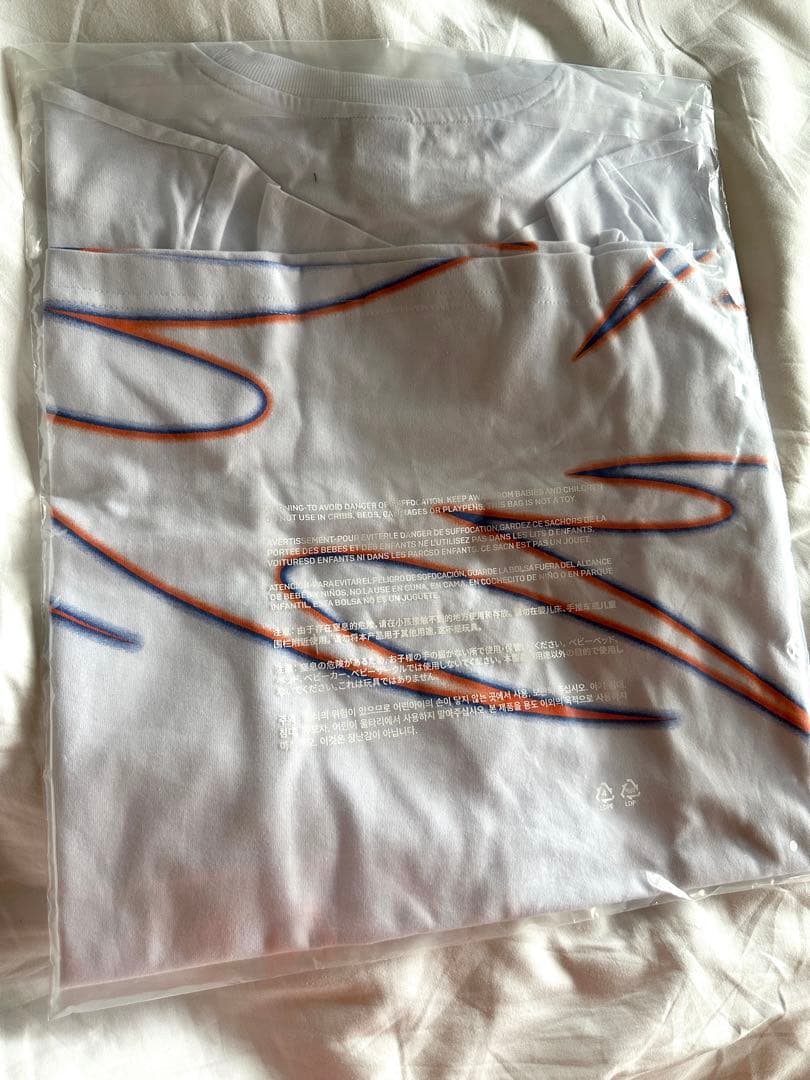 ユンギ 着用　SUGA Agust D D-DAY TシャツUS限定ver.